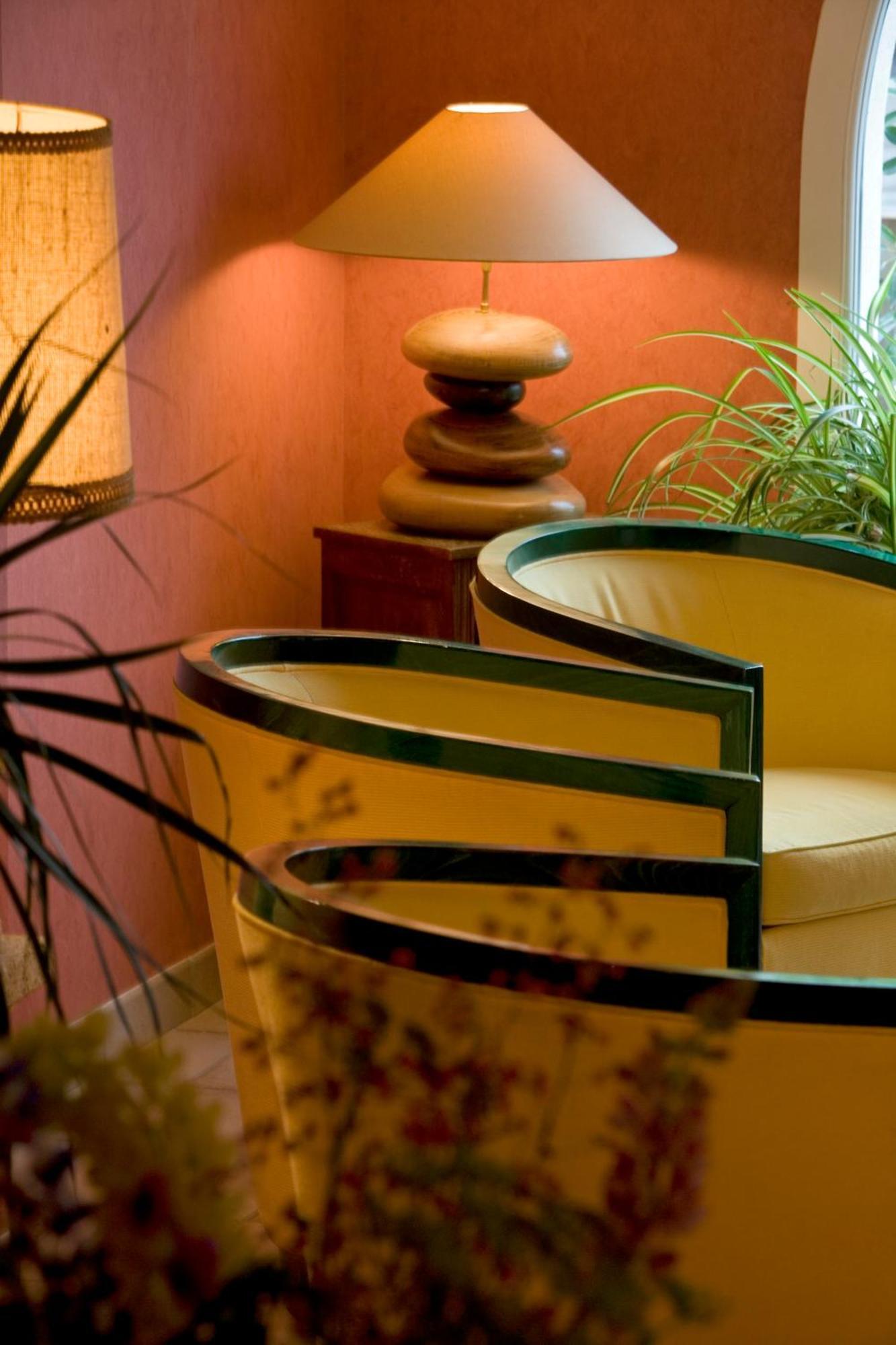 Logis Hotel Spa Restaurant Le Provence Lanarce Exterior foto