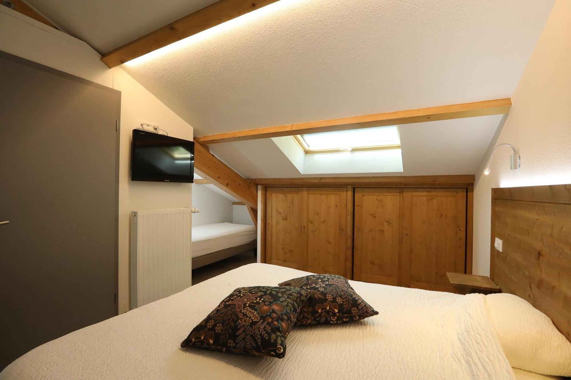 Logis Hotel Spa Restaurant Le Provence Lanarce Exterior foto