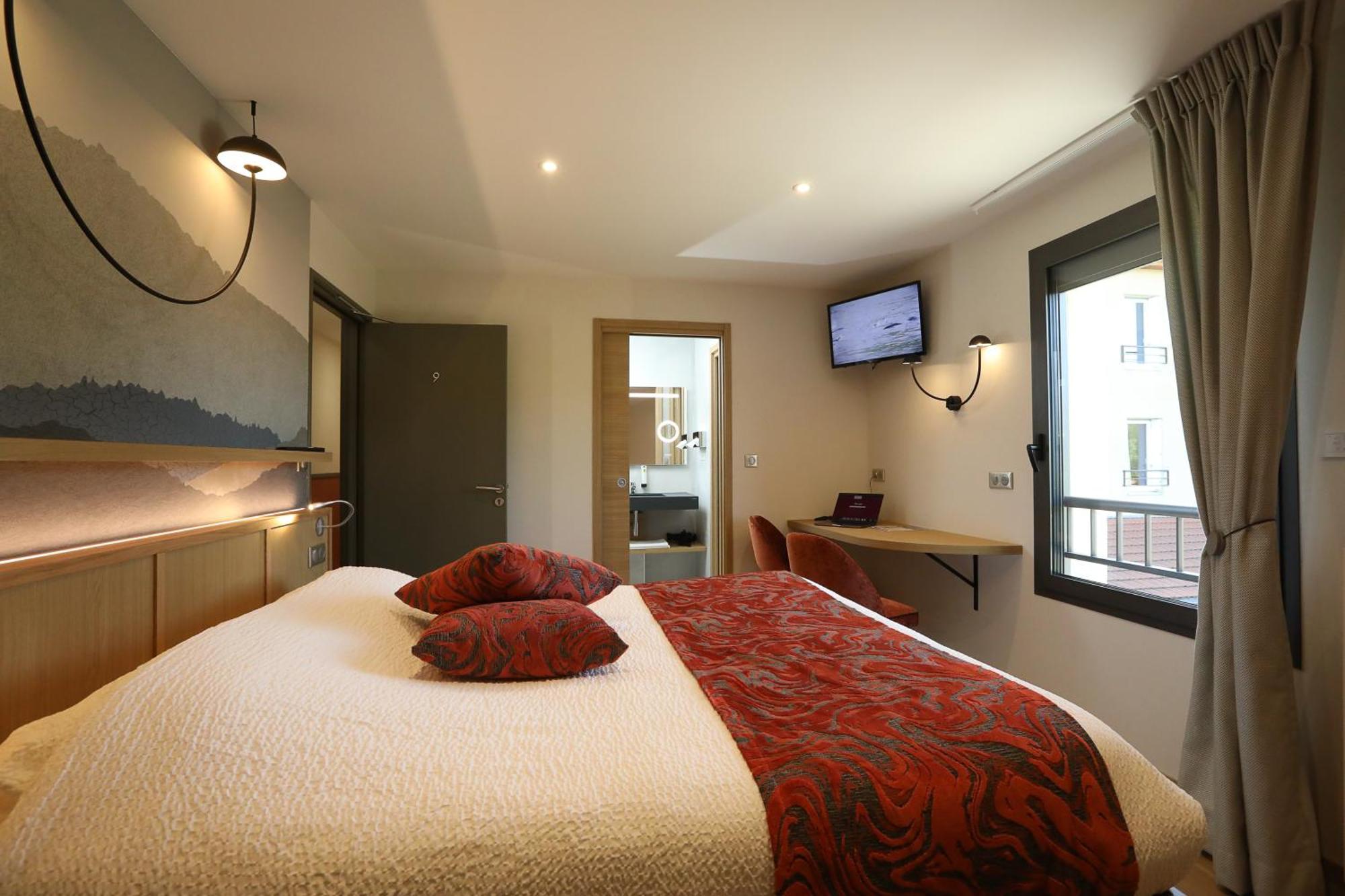 Logis Hotel Spa Restaurant Le Provence Lanarce Exterior foto