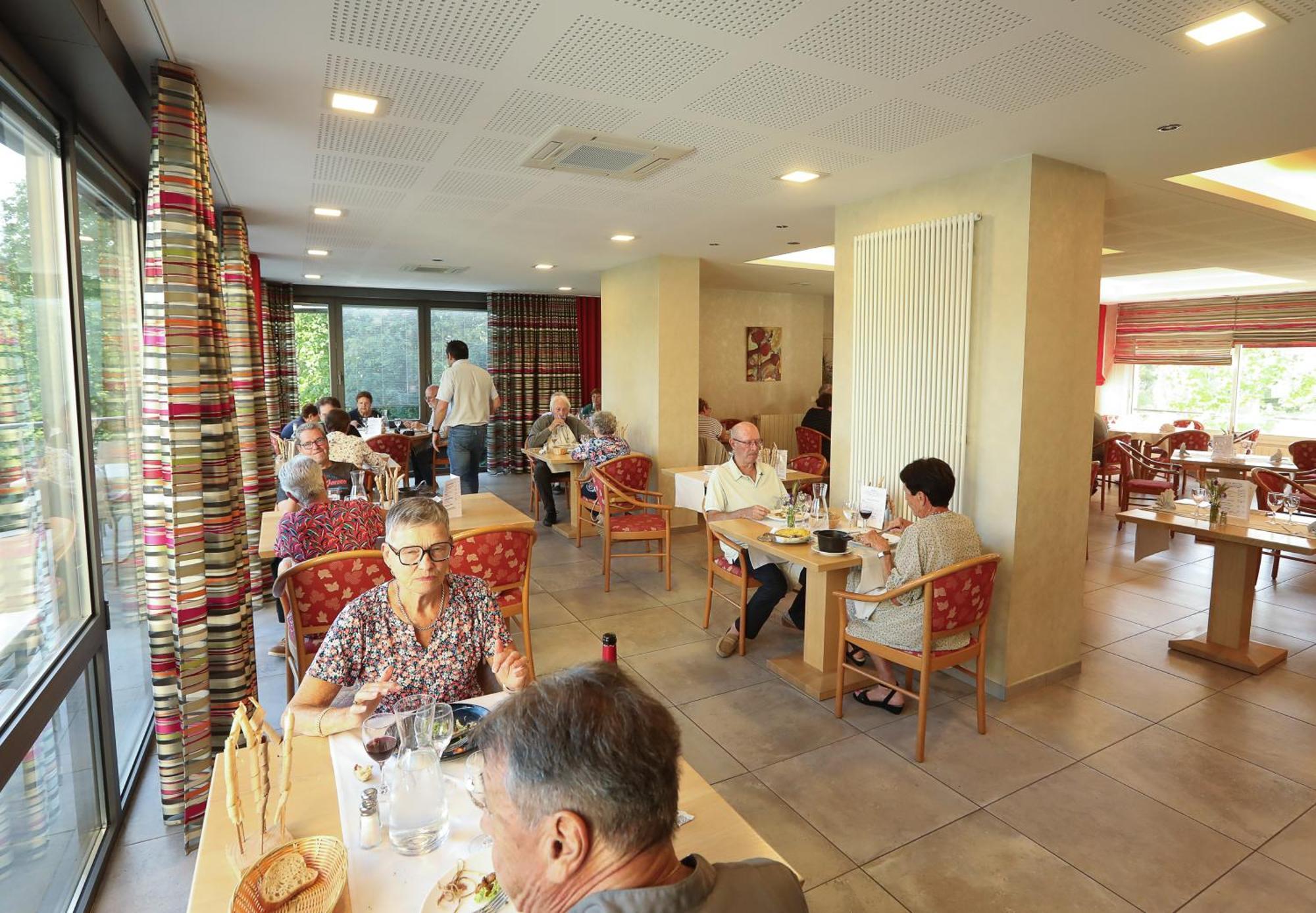 Logis Hotel Spa Restaurant Le Provence Lanarce Exterior foto