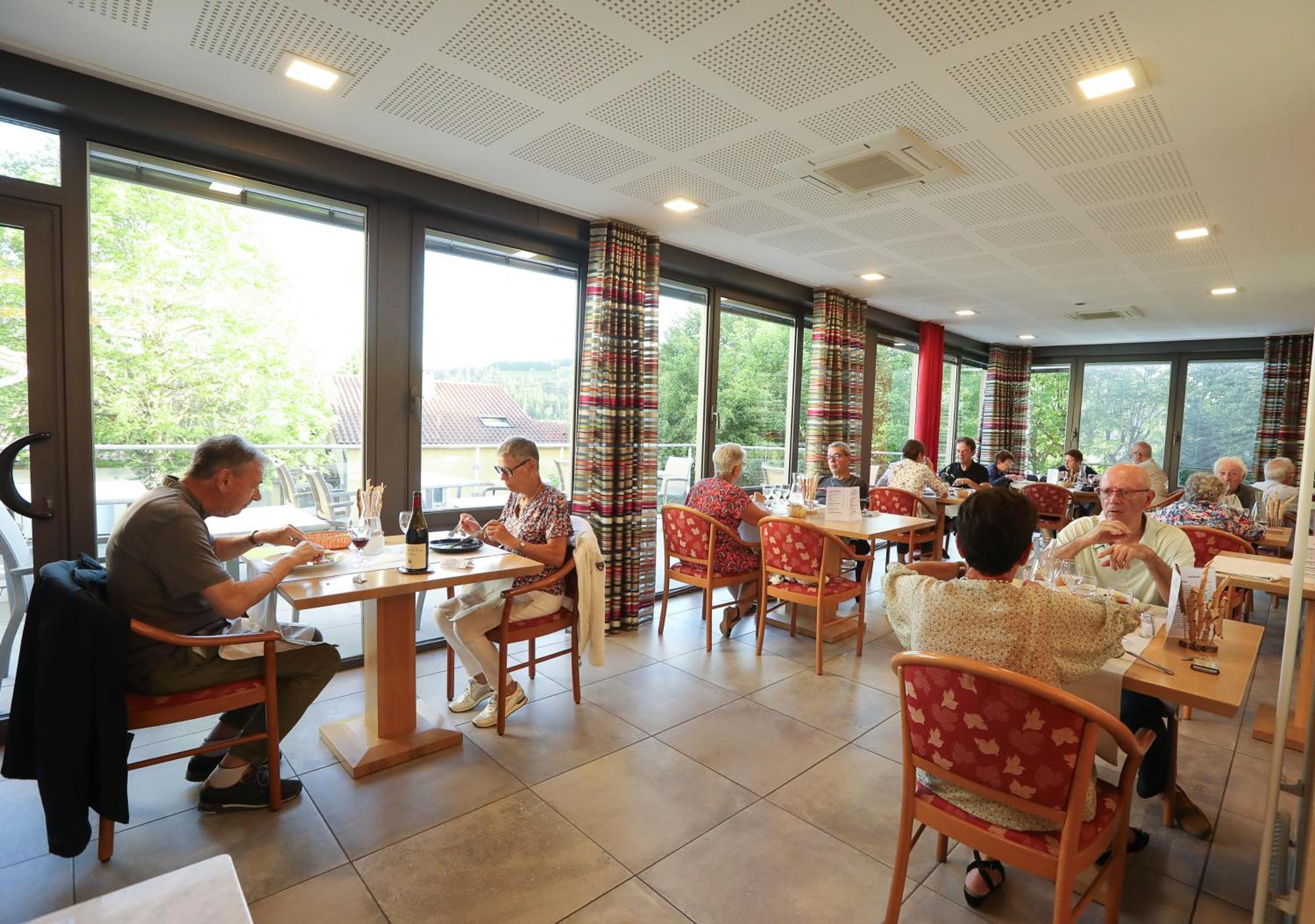 Logis Hotel Spa Restaurant Le Provence Lanarce Exterior foto